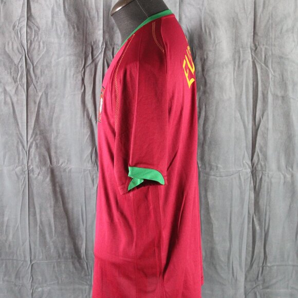 Team Portugal Jersey (Retro) - 2006 Home Jersey Eusebio 10 - Men's - Picture 4 of 10